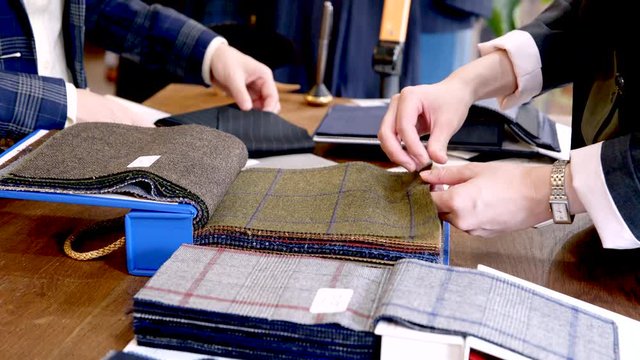 オーダーメイドスーツの生地選び