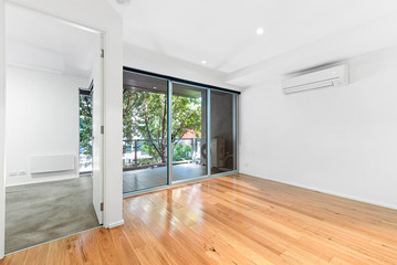 Empty and unfurnished brand new apartment