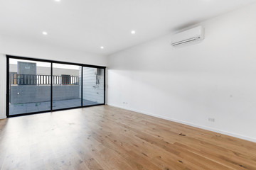 Fototapeta premium Empty and unfurnished brand new apartment