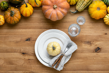 Thanksgiving country style table setting decoration idea