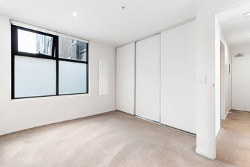 Fototapeta premium Empty and unfurnished brand new apartment