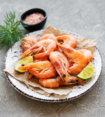 Shrimps served with lemon