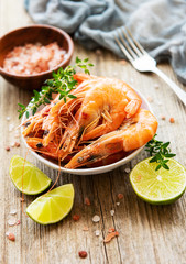Shrimps served with lemon