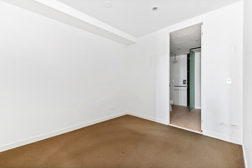 Empty and unfurnished brand new apartment