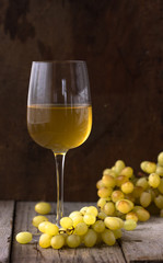 white wine, grapes