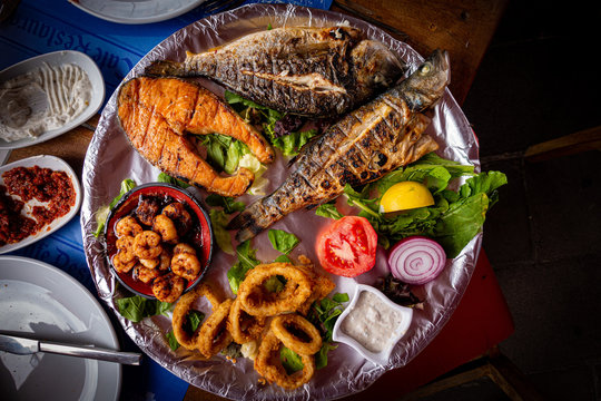 Fischplatte und Meeresfr&uuml;chte