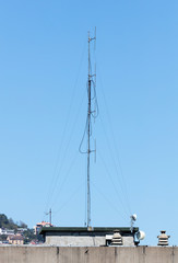 Large antenna on roof