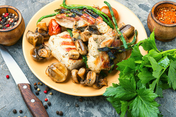 Grilled meat with mushrooms