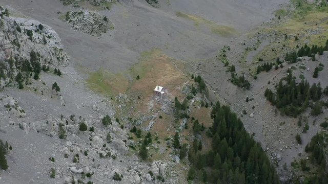 Acerc&aacute;ndome a refugio en la monta&ntilde;a