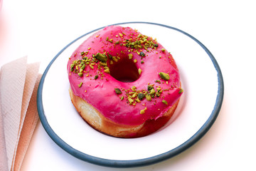 Veganer Donut mit Pistazie