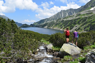 Fototapeta na wymiar Tourists in Tatra mountains