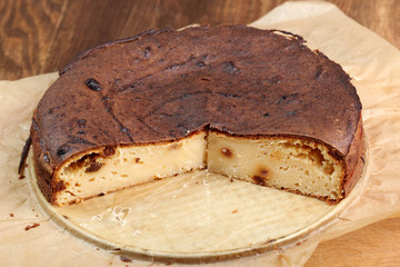 Cheesecake with raisins - freshly baked