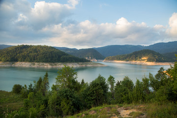 Fototapeta na wymiar Beautiful landscape of Zaovine lake on Tara mountain.