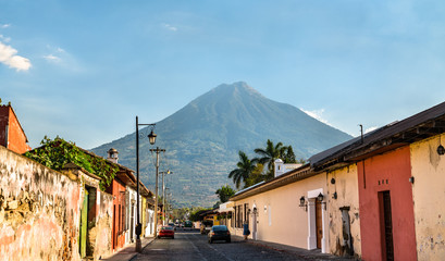 Fototapeta na wymiar Volcan de Agua as seen from Antigua Guatemala
