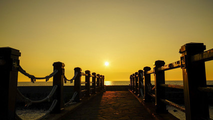 新潟県の佐渡島、千畳敷の夕陽