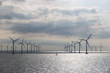 Foto op Plexiglas Offshore Windpark Lillgrund, Dänemark - Windräder - Strom - Energie - Elektrizität - Boot - Meer © Dominique Uhe