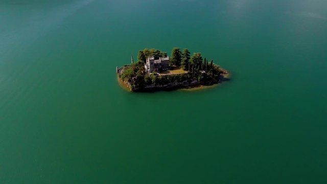 Aerial 4K - Lago D'Iseo (IT) - Isola di Loreto