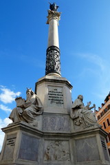 Fototapeta na wymiar colonna dell'immacolata concezione a piazza di spagna,roma,italia