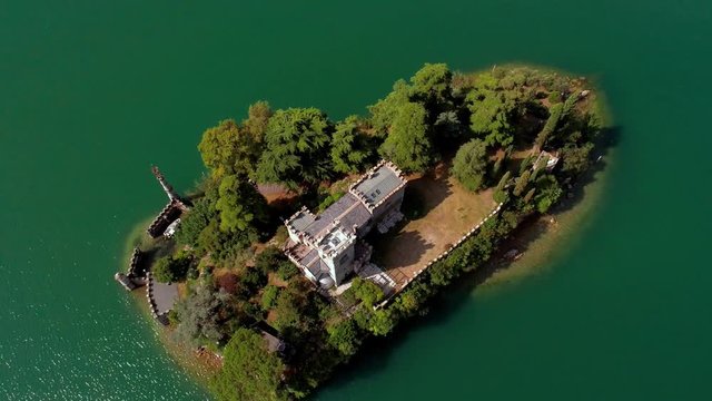 Aerial 4K - Lago D'Iseo (IT) - Isola di Loreto