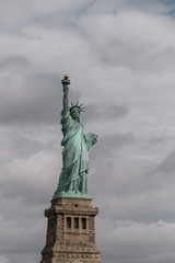 Obraz premium Statue de la liberté vue de loin