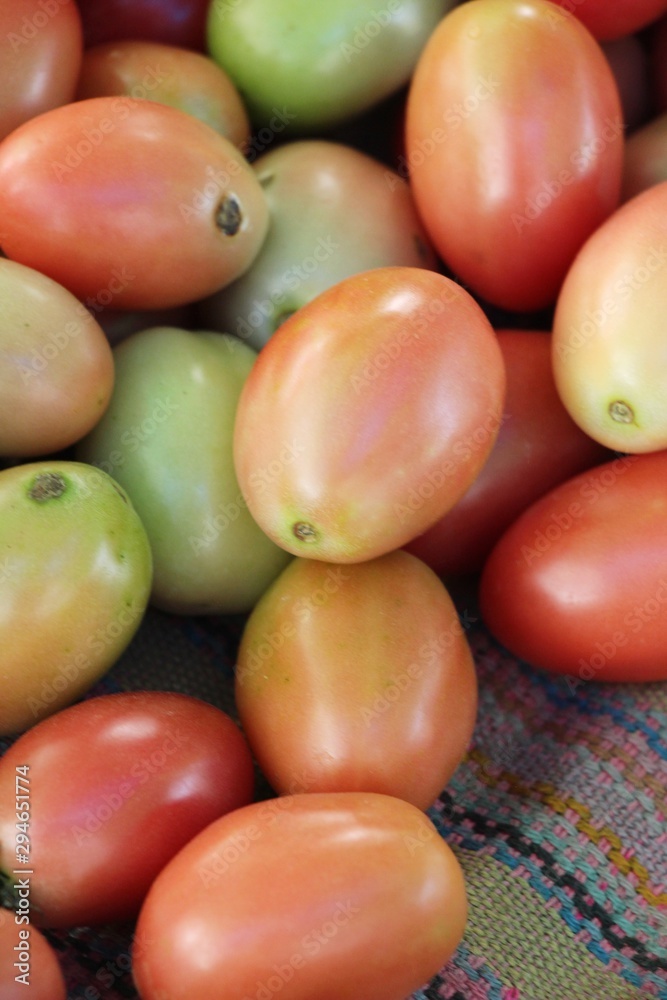 Wall mural Fresh tomatoes for cooking in street food