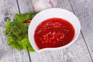 Spicy tomato and garlic sauce