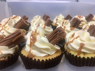 cupcakes with frosting