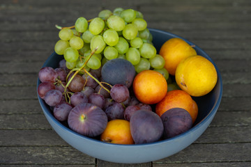 une corbeille de fruits d'automne