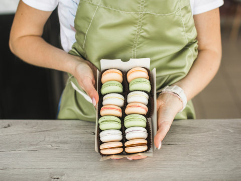 Holding macrons