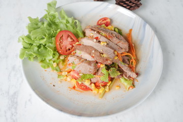 salad steak meal
