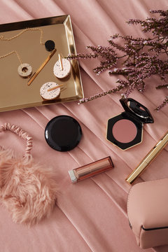 Vertical make up flat lay