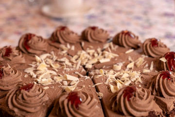 Schokosahnetorte/ Sahnetorte /  leckere Schokosahne mit Mandelsplittern / Schokotorte