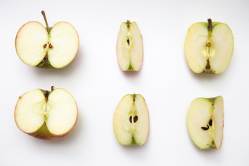  Freshly cut lemon. Sliced ​​lemon on white background.