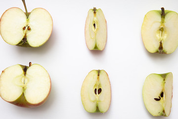  Freshly cut lemon. Sliced ​​lemon on white background.