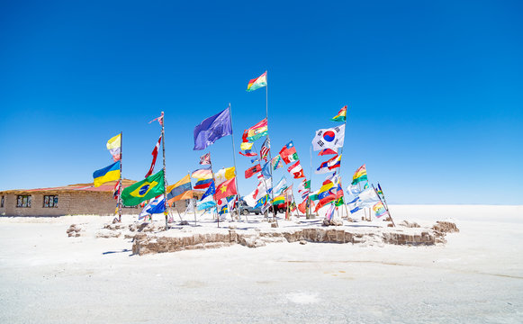 international flags in uyuni salt flats