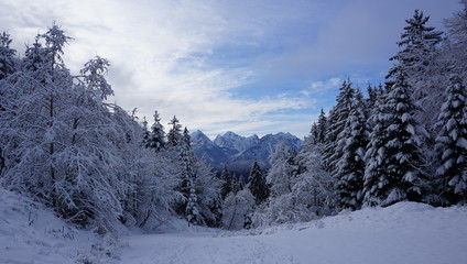Winder Berge und  Himmel