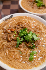 thin noodles with pork intestine