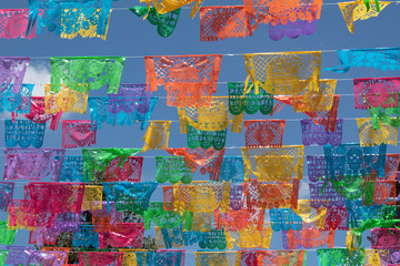 The confetti is an ornamental paper craft product that is worked in Mexico and serves to decorate festivities of the day of the dead