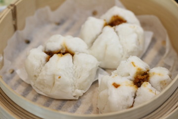 steamed stuff bun in bamboo steamer