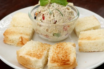 Tuna salad and bread toast