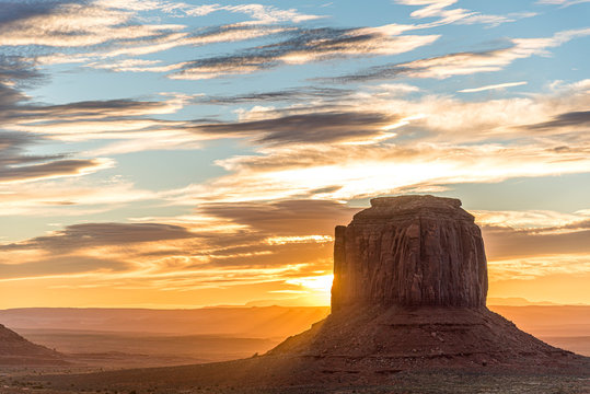 The First Sunlight grazing Merrick Butte, Monument Valley, USA/Arizona