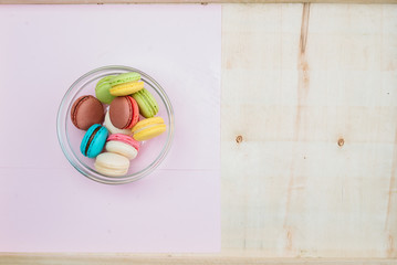 Macaron in a colorful bowl.