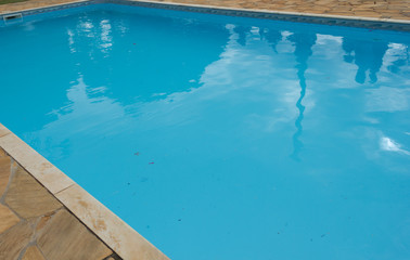piscina azul