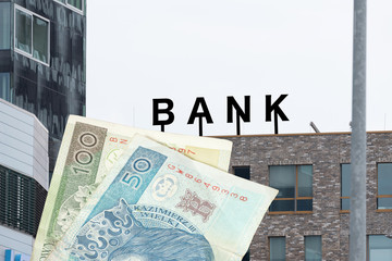 Eine Bank und Polnische Zloty Banknoten