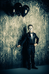 Skeleton with balloon
