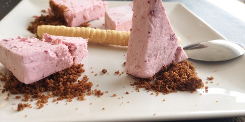 Imágenes de comidas obtenidas en diversos restaurantes de comida mediterránea en la ciudad de...