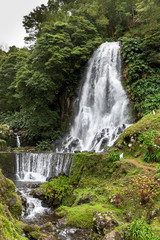 Obraz premium Waterfall in Parque Natural doa Ribeira dos Caldeiroes, Sao Miguel, Azores, Portugal