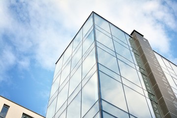 Obraz premium The windows of a modern building for offices. Business buildings architecture.