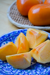 秋のフルーツ、種がなくて食べやすい佐渡のおけさ柿