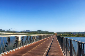 bike lane bridge over bukhangang